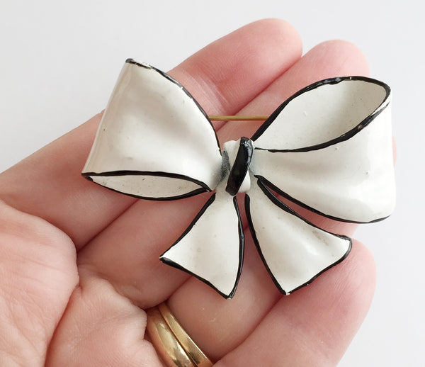 Vintage Black & White Enamel Bow Pin - Hollee